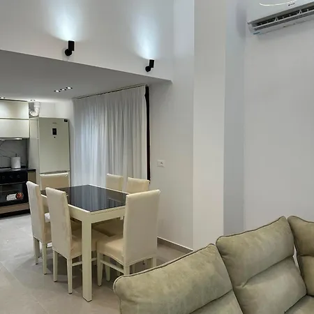 Nevi's 1 * Durres